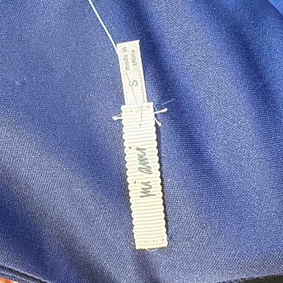 dresses - Picture 5 of 6